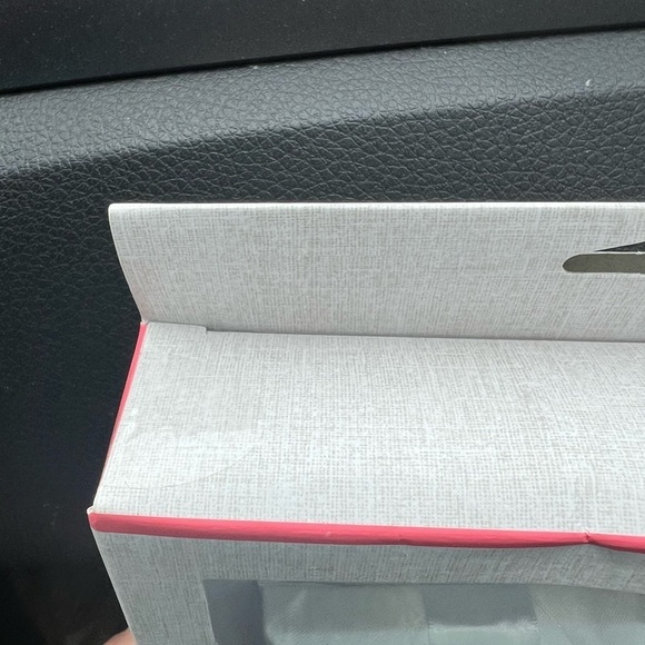 Gorgeous Pen Set for weddings. White with silver  pen and silver bling detail - Picture 5 of 7